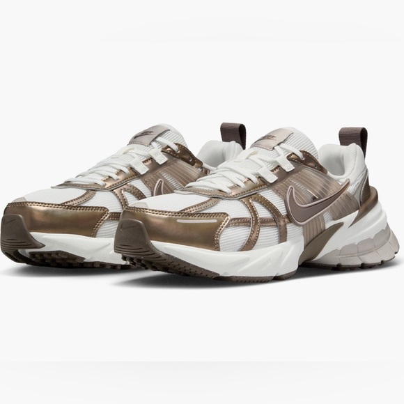 Nike V2K Run Sneaker Brown/ Ironstone/ White Mens New NIB main image 12